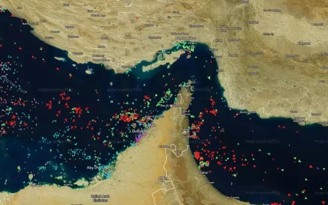 Reuters: Iran củng cố quyền kiểm soát eo biển Hormuz Reuters: Iran củng cố quyền kiểm soát eo biển Hormuz