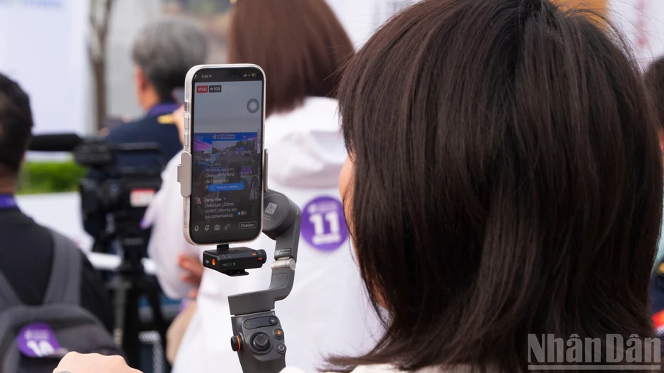 Robot hình người phá kỷ lục của con người tại giải chạy bán marathon ở Trung Quốc