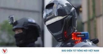 Robot tuần tra cùng đội SWAT ở Thâm Quyến gây sốt mạng xã hội Trung Quốc