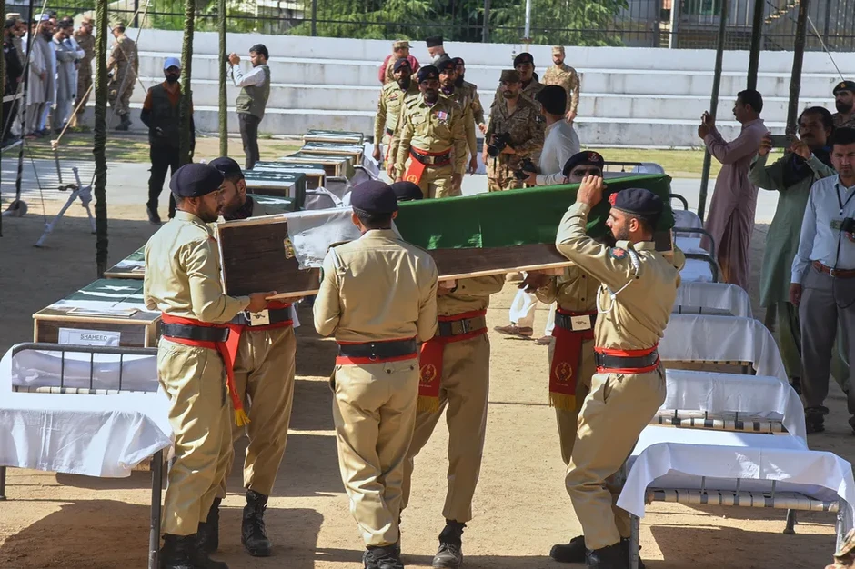 Rơi trực thăng quân sự tại Pakistan, hơn 20 người thiệt mạng Rơi trực thăng quân sự tại Pakistan, hơn 20 người thiệt mạng