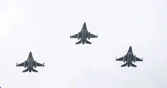 Romania xuất kích F-16, chặn UAV Nga "bay vào không phận"