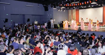 Rộn ràng Tết Trung thu tại Pháp