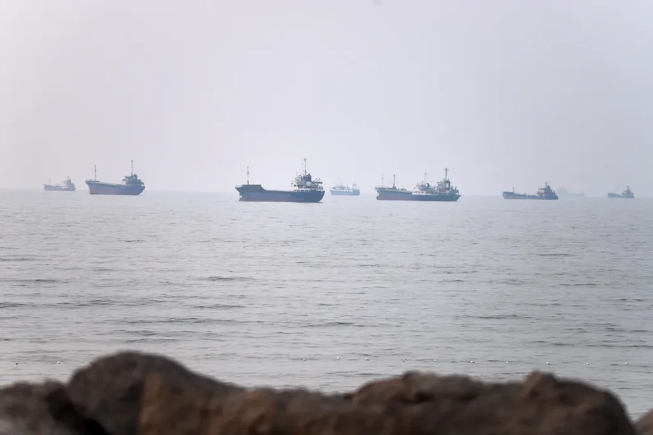 Rủi ro gia tăng với tàu thuyền qua eo biển Hormuz Rủi ro gia tăng với tàu thuyền qua eo biển Hormuz