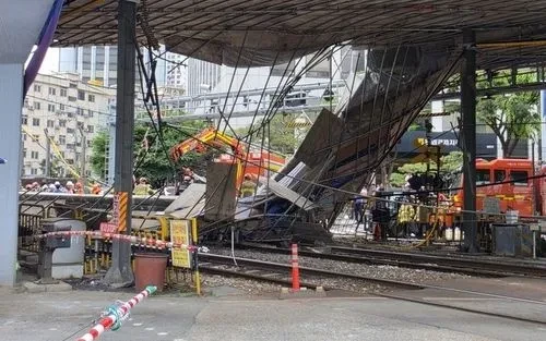 Sập cầu vượt tại thủ đô Seoul khiến ít nhất 3 người thiệt mạng Sập cầu vượt tại thủ đô Seoul khiến ít nhất 3 người thiệt mạng