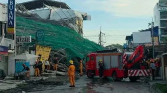 Sập tòa nhà đang xây ở Philippines, hàng chục người được cứu