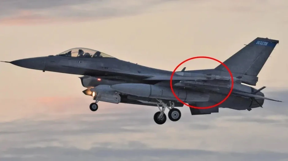 Sau nghi án do thám Trung Quốc, Mỹ công bố vật thể bí ẩn bị tiêm kích F-16 bắn hạ trên hồ Huron Sau nghi án do thám Trung Quốc, Mỹ công bố vật thể bí ẩn bị tiêm kích F-16 bắn hạ trên hồ Huron