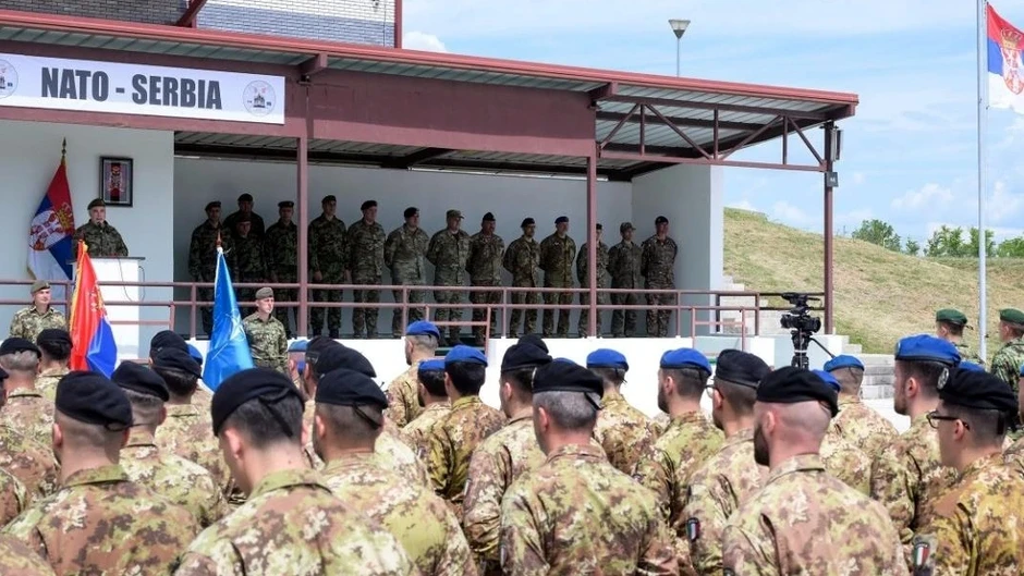 Serbia lần đầu tiên tập trận chung với NATO Serbia lần đầu tiên tập trận chung với NATO