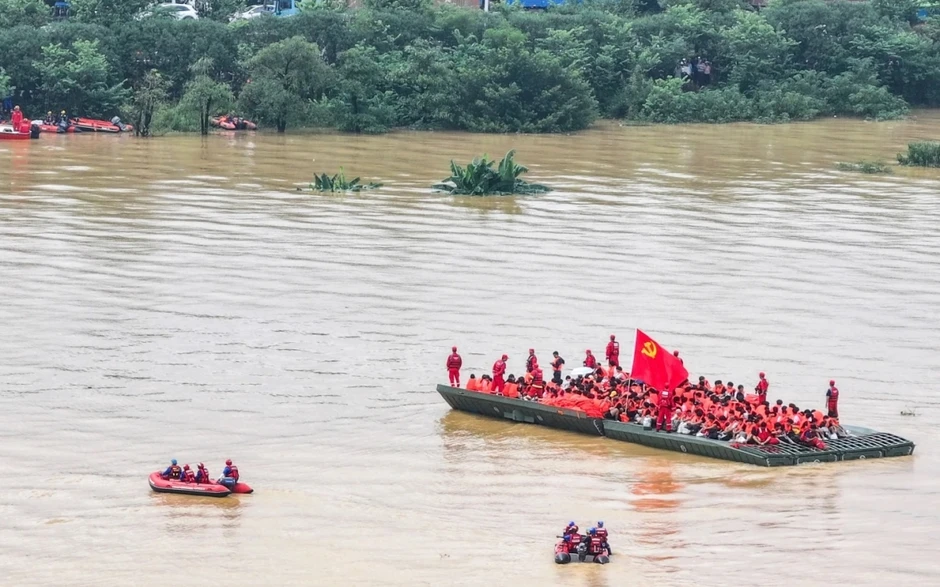 Siêu bão Bavi nhắm vào Trung Quốc, Đài Bắc đóng cửa trường học Siêu bão Bavi nhắm vào Trung Quốc, Đài Bắc đóng cửa trường học