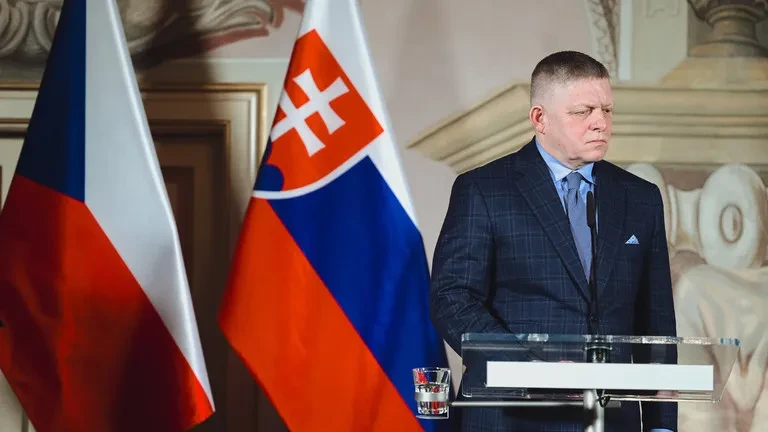 Slovakia sẽ kiện EU về lệnh cấm khí đốt của Nga Slovakia sẽ kiện EU về lệnh cấm khí đốt của Nga