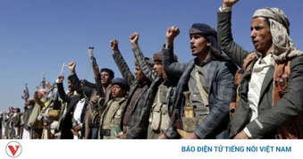Số lượng tàu thuyền qua eo Bab el-Mandab giảm mạnh sau vụ tấn công của Houthi