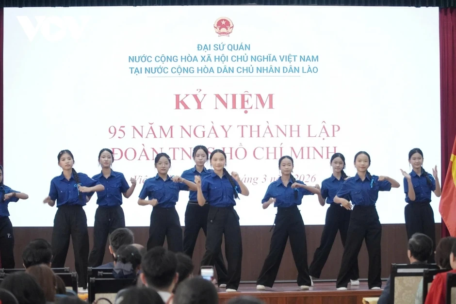 Sôi nổi hoạt động kỷ niệm 95 năm thành lập Đoàn TNCS Hồ Chí Minh tại Lào Sôi nổi hoạt động kỷ niệm 95 năm thành lập Đoàn TNCS Hồ Chí Minh tại Lào