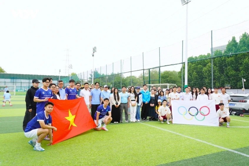Sôi nổi ngày hội thể thao gắn kết cộng đồng của lưu học sinh Việt Nam tại Bắc Kinh Sôi nổi ngày hội thể thao gắn kết cộng đồng của lưu học sinh Việt Nam tại Bắc Kinh