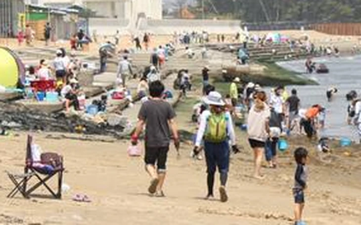 Sóng lớn cuốn 5 thực tập sinh Việt xuống biển tại Nhật Bản, 1 người chết, 3 người mất tích Sóng lớn cuốn 5 thực tập sinh Việt xuống biển tại Nhật Bản, 1 người chết, 3 người mất tích