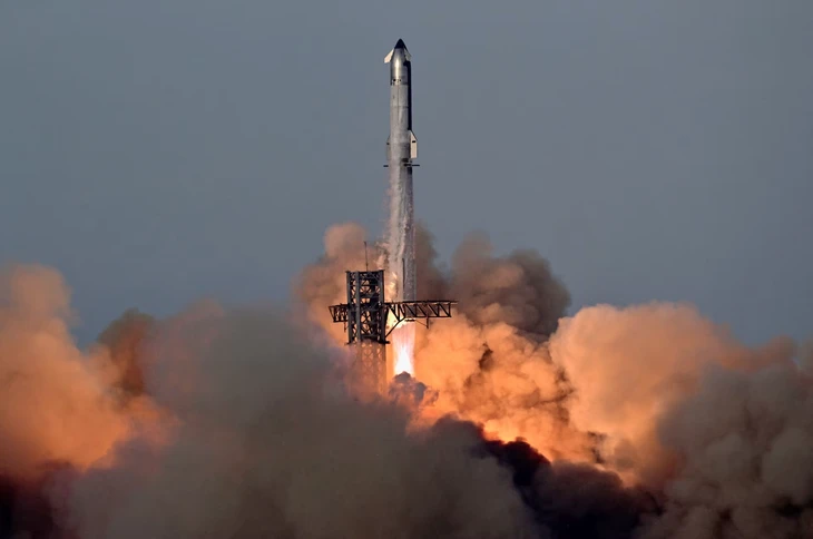 SpaceX sẽ lên sàn với lượng cổ phiếu gần 2.000 tỉ USD, mang theo tham vọng 'khổng lồ' SpaceX sẽ lên sàn với lượng cổ phiếu gần 2.000 tỉ USD, mang theo tham vọng 'khổng lồ'