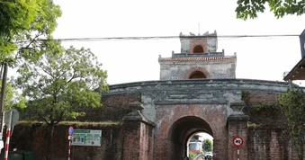 Sử dụng ra đa xuyên đất khảo sát địa điểm nghi có mộ liệt sĩ tập thể trong Kinh thành Huế