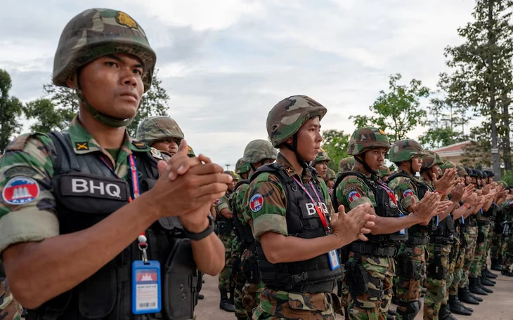 Tai nạn giao thông thảm khốc tại Campuchia, 14 người chết, 79 người bị thương Tai nạn giao thông thảm khốc tại Campuchia, 14 người chết, 79 người bị thương