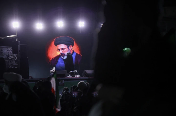 Tân Lãnh đạo tối cao Iran Mojtaba Khamenei vẫn 'an toàn và khỏe mạnh' Tân Lãnh đạo tối cao Iran Mojtaba Khamenei vẫn 'an toàn và khỏe mạnh'