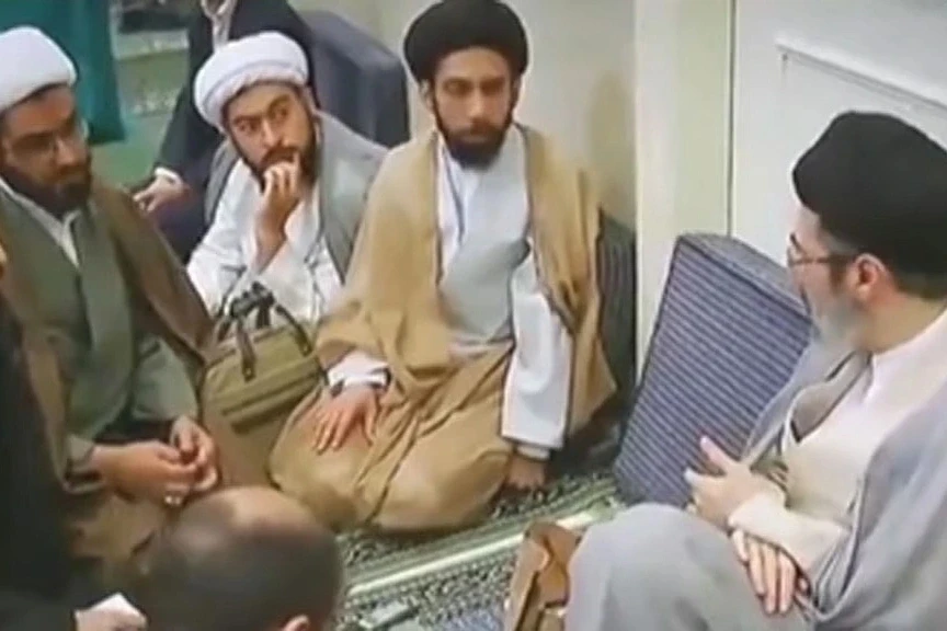 Tân Lãnh tụ Tối cao Iran lần đầu xuất hiện trên truyền hình quốc gia Tân Lãnh tụ Tối cao Iran lần đầu xuất hiện trên truyền hình quốc gia