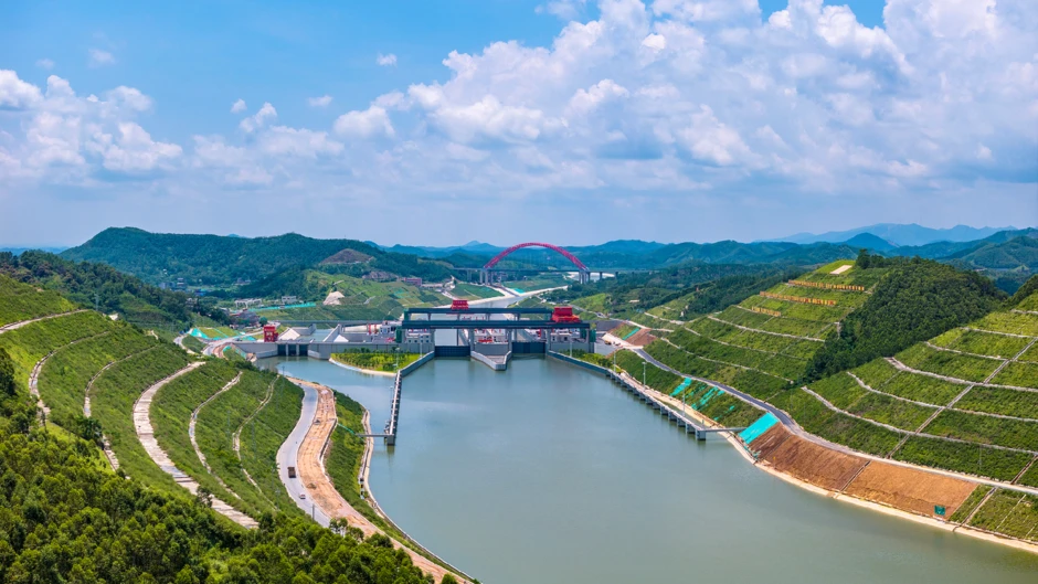 Tận thấy 'kênh đào thế kỷ' của Trung Quốc, một tuyến thương mại đi Việt Nam Tận thấy 'kênh đào thế kỷ' của Trung Quốc, một tuyến thương mại đi Việt Nam