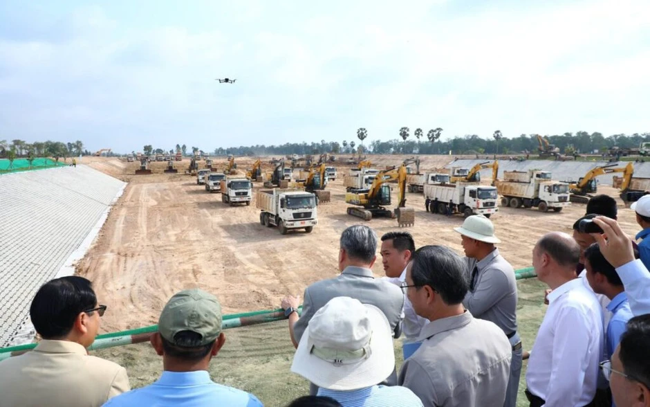 Tân Thư ký báo chí Nhà Trắng gây tranh cãi ngay trong lần họp báo đầu tiên Tân Thư ký báo chí Nhà Trắng gây tranh cãi ngay trong lần họp báo đầu tiên