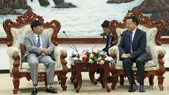 Tăng cường hợp tác giữa Tạp chí Cộng sản với Tạp chí Alounmai của Lào