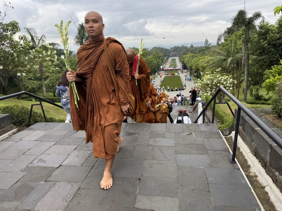 Tăng đoàn 'Bộ hành vì Hòa bình' tới Borobudur trước Đại lễ Vesak 2026 Tăng đoàn 'Bộ hành vì Hòa bình' tới Borobudur trước Đại lễ Vesak 2026