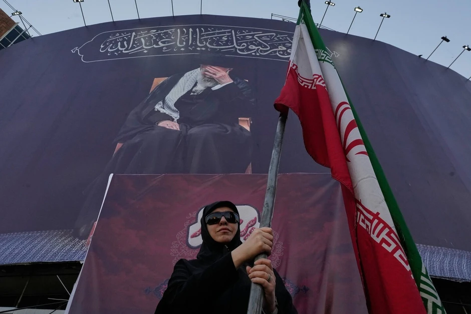 Tang lễ Đại giáo chủ Ali Khamenei: 7 ngày quốc tang, 90 quốc gia tham dự và các thông điệp ngầm của Iran Tang lễ Đại giáo chủ Ali Khamenei: 7 ngày quốc tang, 90 quốc gia tham dự và các thông điệp ngầm của Iran
