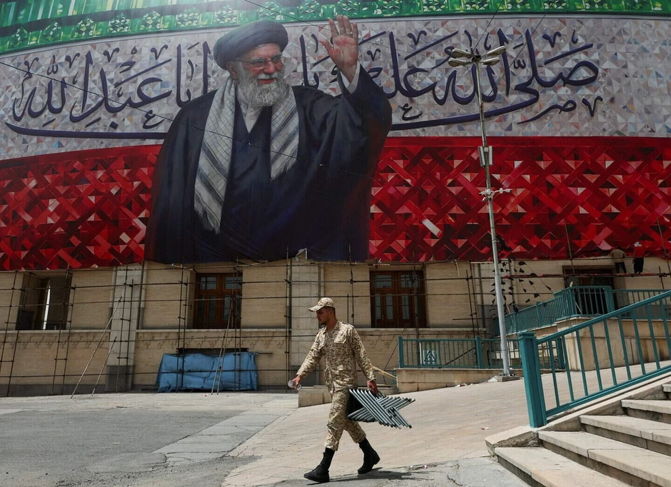 Tang lễ Đại giáo chủ Ali Khamenei: 7 ngày quốc tang, 90 quốc gia tham dự và các thông điệp ngầm của Iran Tang lễ Đại giáo chủ Ali Khamenei: 7 ngày quốc tang, 90 quốc gia tham dự và các thông điệp ngầm của Iran