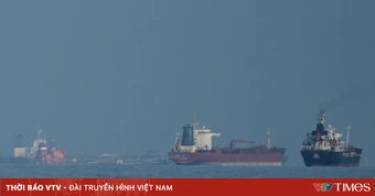 Tàu chiến Iran nổ súng vào tàu chở dầu ở eo biển Hormuz