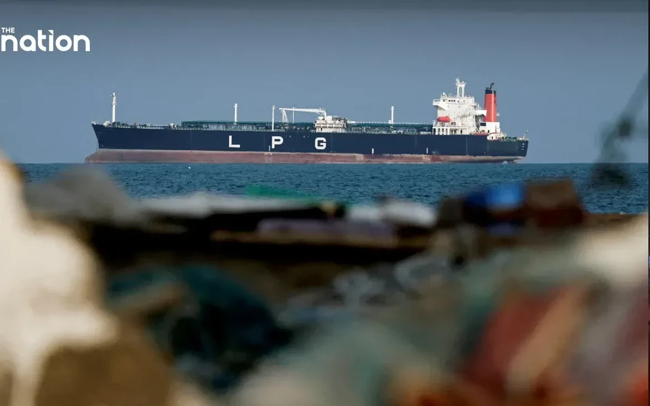 Tàu chở dầu Thái Lan đi qua eo biển Hormuz an toàn Tàu chở dầu Thái Lan đi qua eo biển Hormuz an toàn