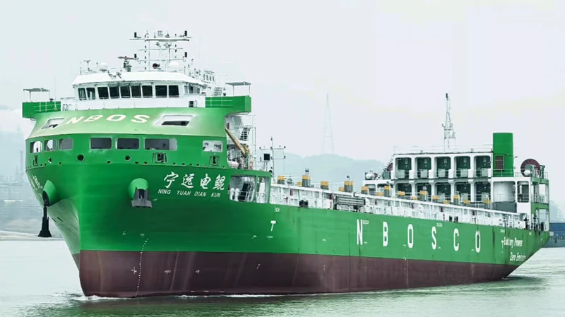 Tàu container chạy điện lớn nhất thế giới chính thức được khai thác thương mại 