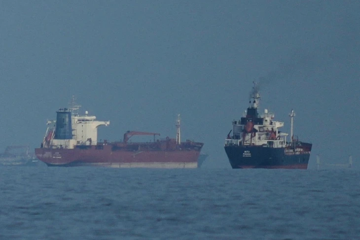 Tàu dầu đầu tiên 'thoát' eo biển Hormuz sau lệnh phong tỏa của Mỹ Tàu dầu đầu tiên 'thoát' eo biển Hormuz sau lệnh phong tỏa của Mỹ