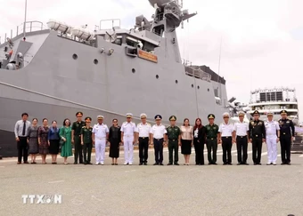 Tàu Hải quân Hoàng gia Thái Lan thăm hữu nghị TP.HCM