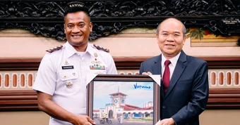 Tàu Hải quân Indonesia cập cảng TP.HCM, củng cố quan hệ Đối tác chiến lược toàn diện
