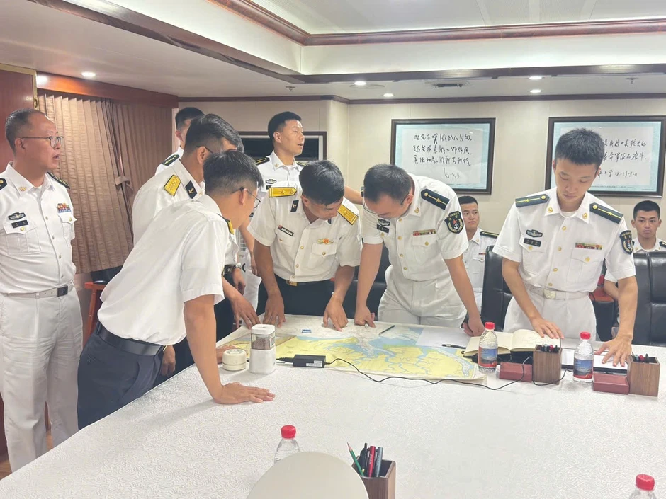 Tàu Hải quân Việt Nam và Trung Quốc luyện tập chung trên biển