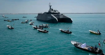 Tàu Iran vượt eo biển Hormuz bất chấp lệnh phong tỏa hàng hải của Mỹ