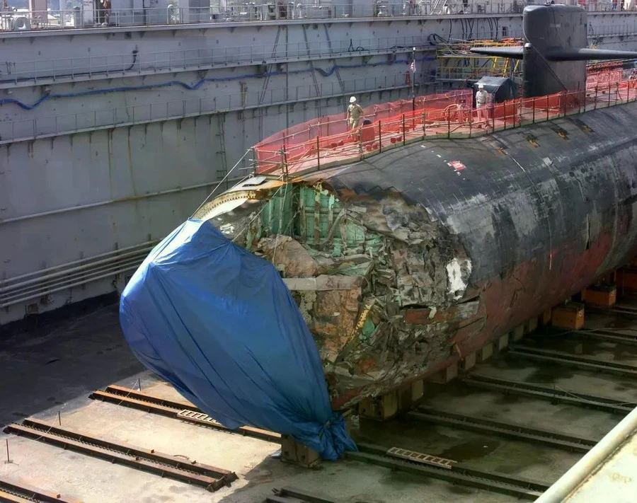 Tàu ngầm hạt nhân USS Connecticut chưa thể hoạt động sau vụ tai nạn ở Biển Đông Tàu ngầm hạt nhân USS Connecticut chưa thể hoạt động sau vụ tai nạn ở Biển Đông
