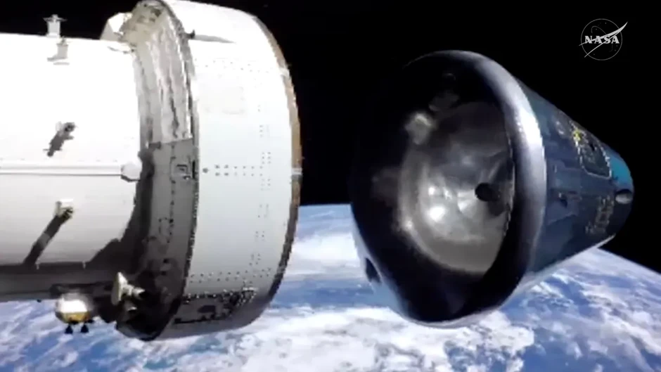 Tàu Orion lao qua khí quyển Trái đất, hạ cánh thành công sau sứ mệnh Artemis II lịch sử Tàu Orion lao qua khí quyển Trái đất, hạ cánh thành công sau sứ mệnh Artemis II lịch sử