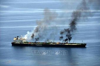 Tàu thương mại liên tiếp gặp sự cố trên tuyến hàng hải chiến lược