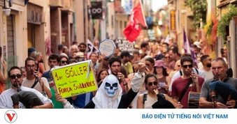 Tây Ban Nha: Biểu tình trên đảo Mallorca phản đối tình trạng du lịch ồ ạt