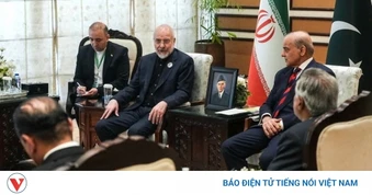 Tehran bác tin giao nộp urani, Mỹ và Iran cam kết không tấn công nhau