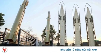 Tên lửa Iran tiếp tục xuyên thủng Vòm Sắt; Israel dọa truy sát lãnh đạo Iran
