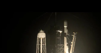 Tên lửa mất kiểm soát của SpaceX sắp lao vào Mặt trăng