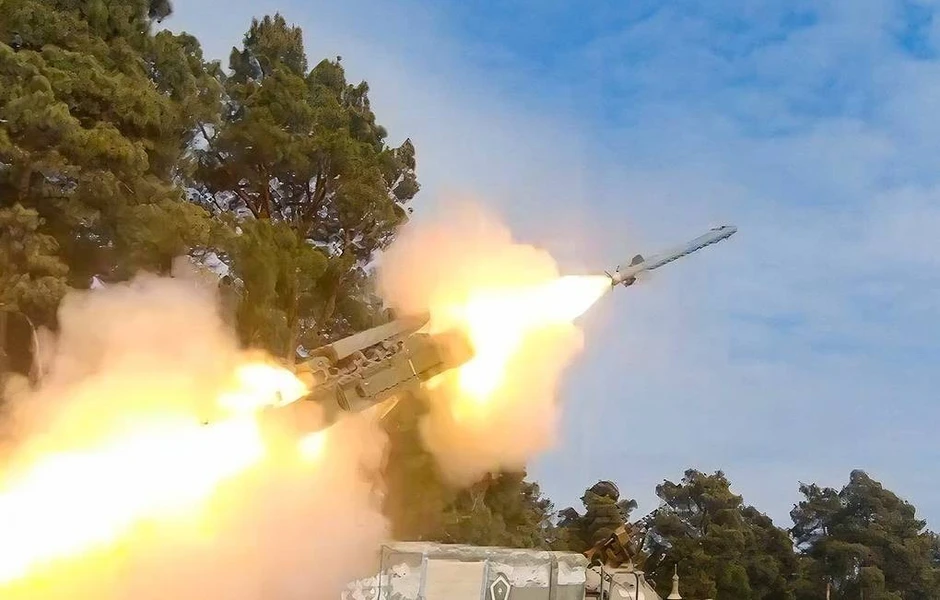Tên lửa Nga dội xuống Kiev khi NATO họp bàn tăng hỗ trợ quân sự cho Ukraine Tên lửa Nga dội xuống Kiev khi NATO họp bàn tăng hỗ trợ quân sự cho Ukraine