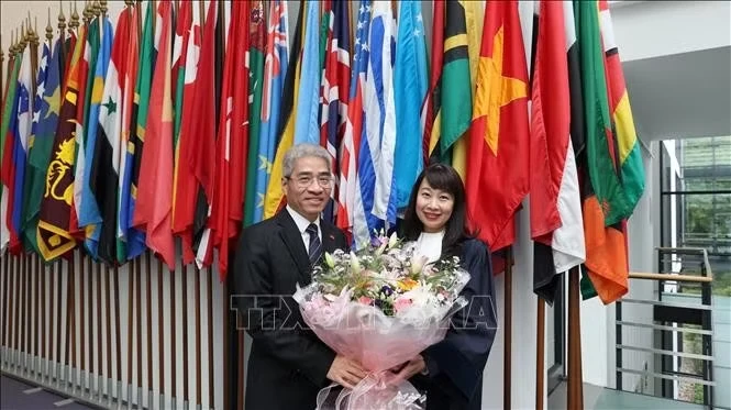 Thẩm phán Nguyễn Thị Lan Anh tuyên thệ nhậm chức tại Tòa án quốc tế về Luật Biển Thẩm phán Nguyễn Thị Lan Anh tuyên thệ nhậm chức tại Tòa án quốc tế về Luật Biển
