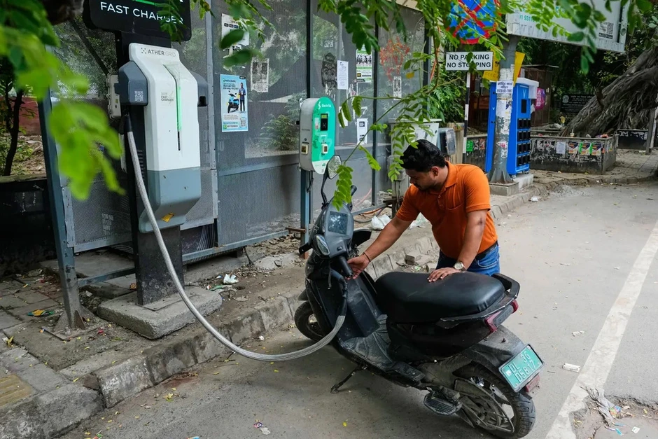 Tham vọng phủ xe điện để giảm ô nhiễm ở thủ đô Ấn Độ - Báo TinVina Tham vọng phủ xe điện để giảm ô nhiễm ở thủ đô Ấn Độ - Báo TinVina