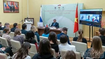 Thành phố Saint Petersburg tiếp tục tổ chức hội thảo về kết quả Đại hội XIV