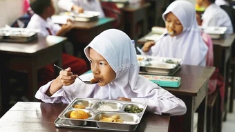 Thắt chặt chi tiêu đối phó áp lực giá nhiên liệu