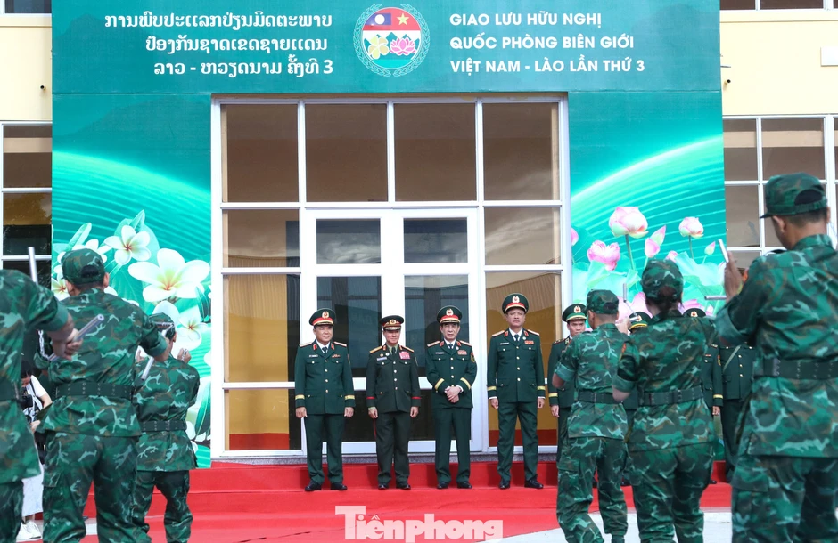Thắt chặt hợp tác, vun đắp tình hữu nghị đặc biệt Việt Nam - Lào