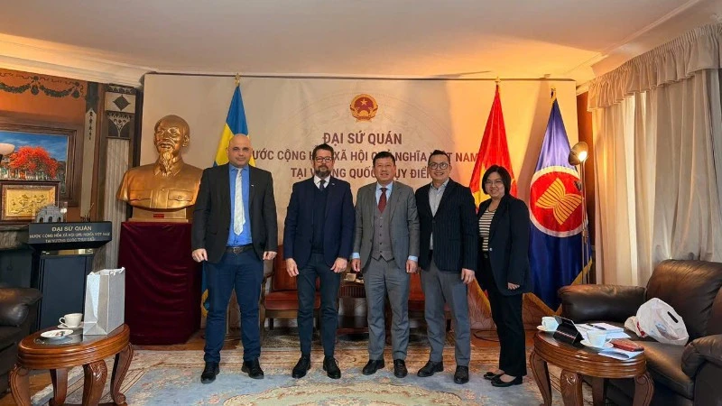 Thắt chặt tình hữu nghị Việt Nam-Cuba tại Thụy Điển